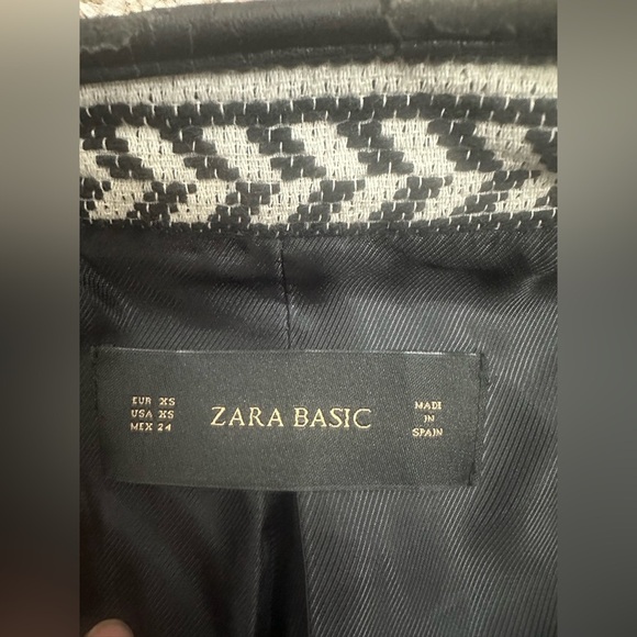 Zara Black and White Geometric Cape size XS - Picture 2 of 11